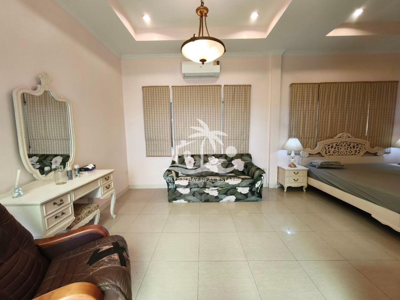Jomtien Palace – Jomtien