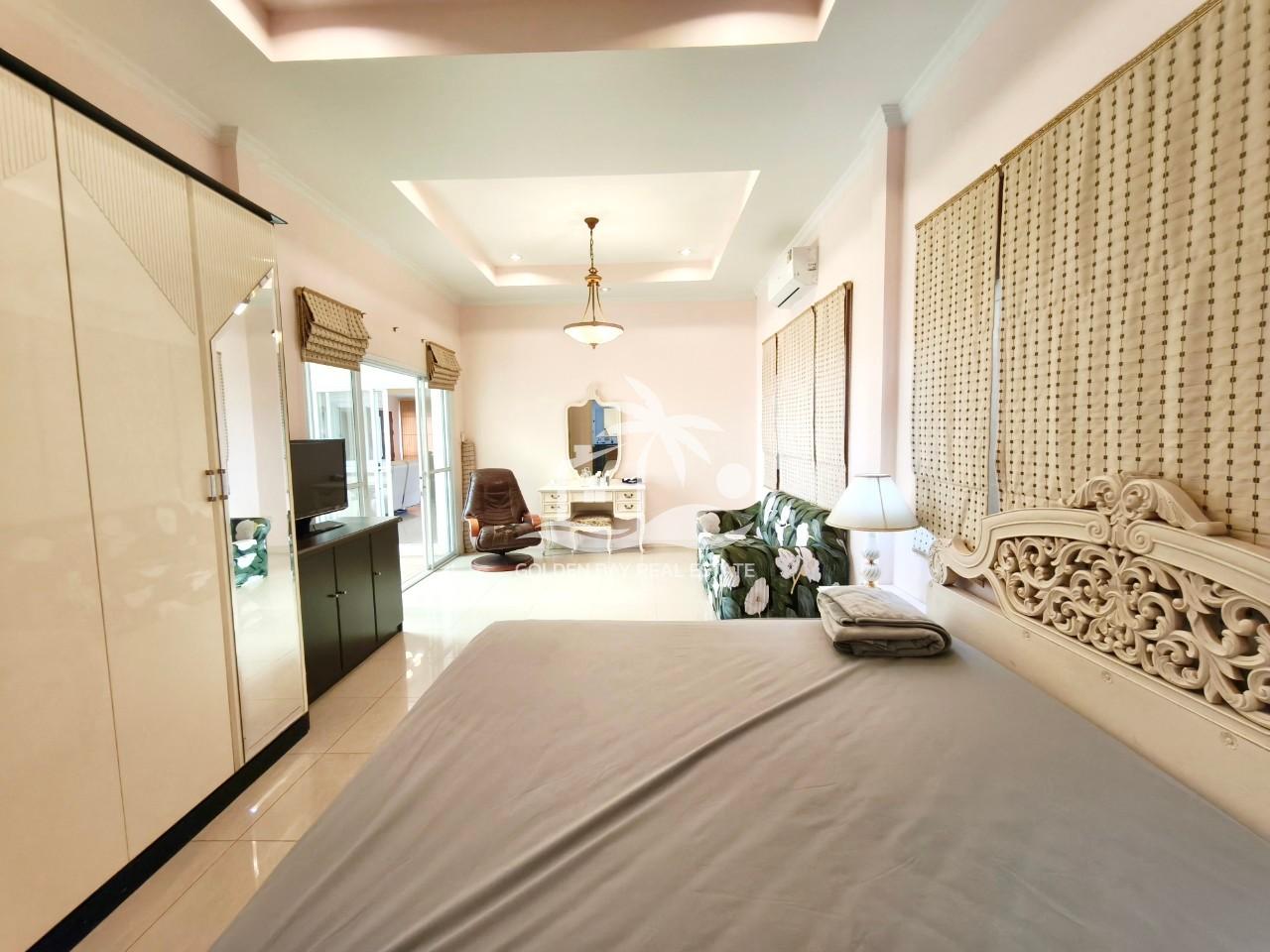 Jomtien Palace – Jomtien