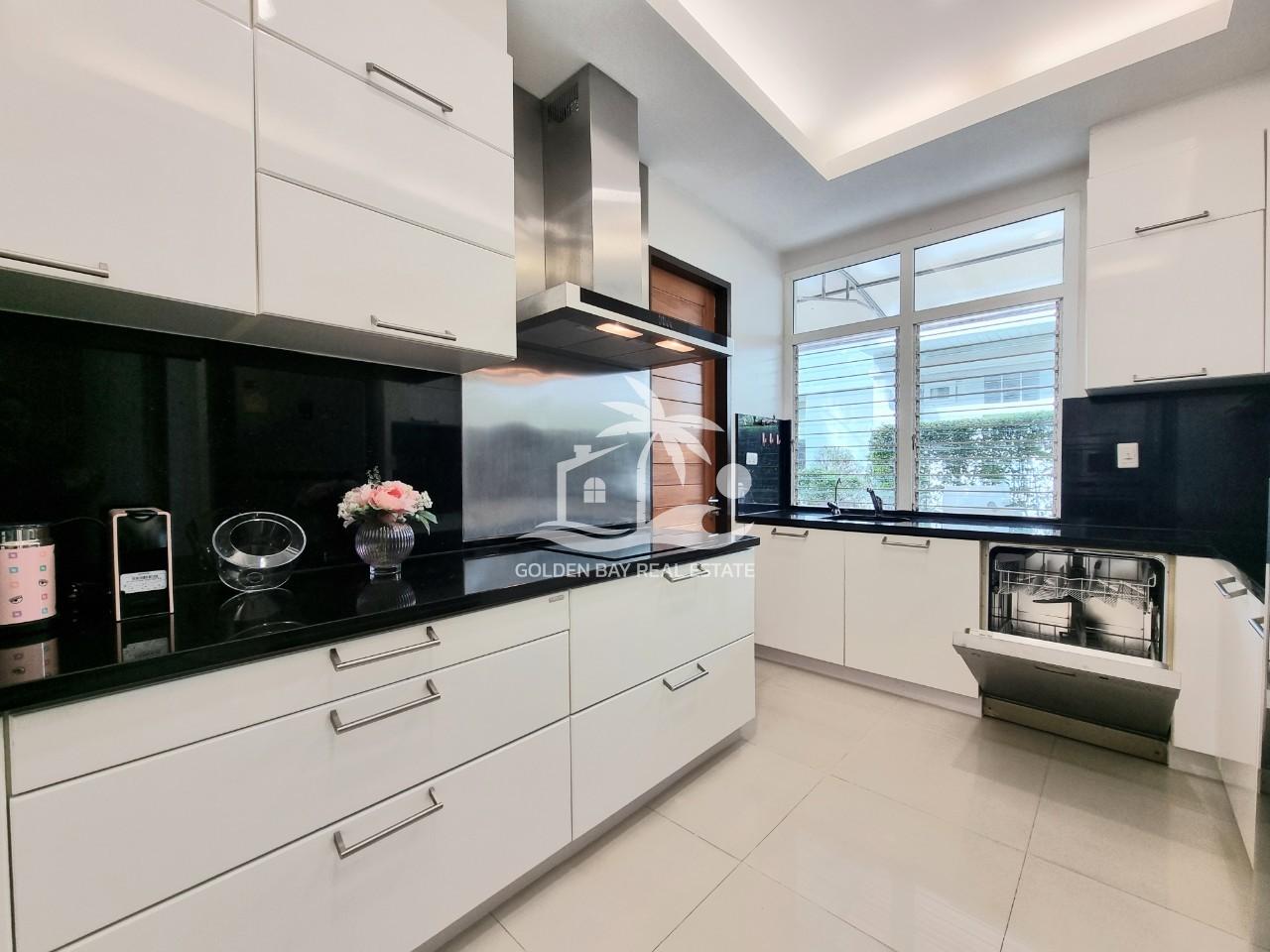 Baan Talay – Bang Saray