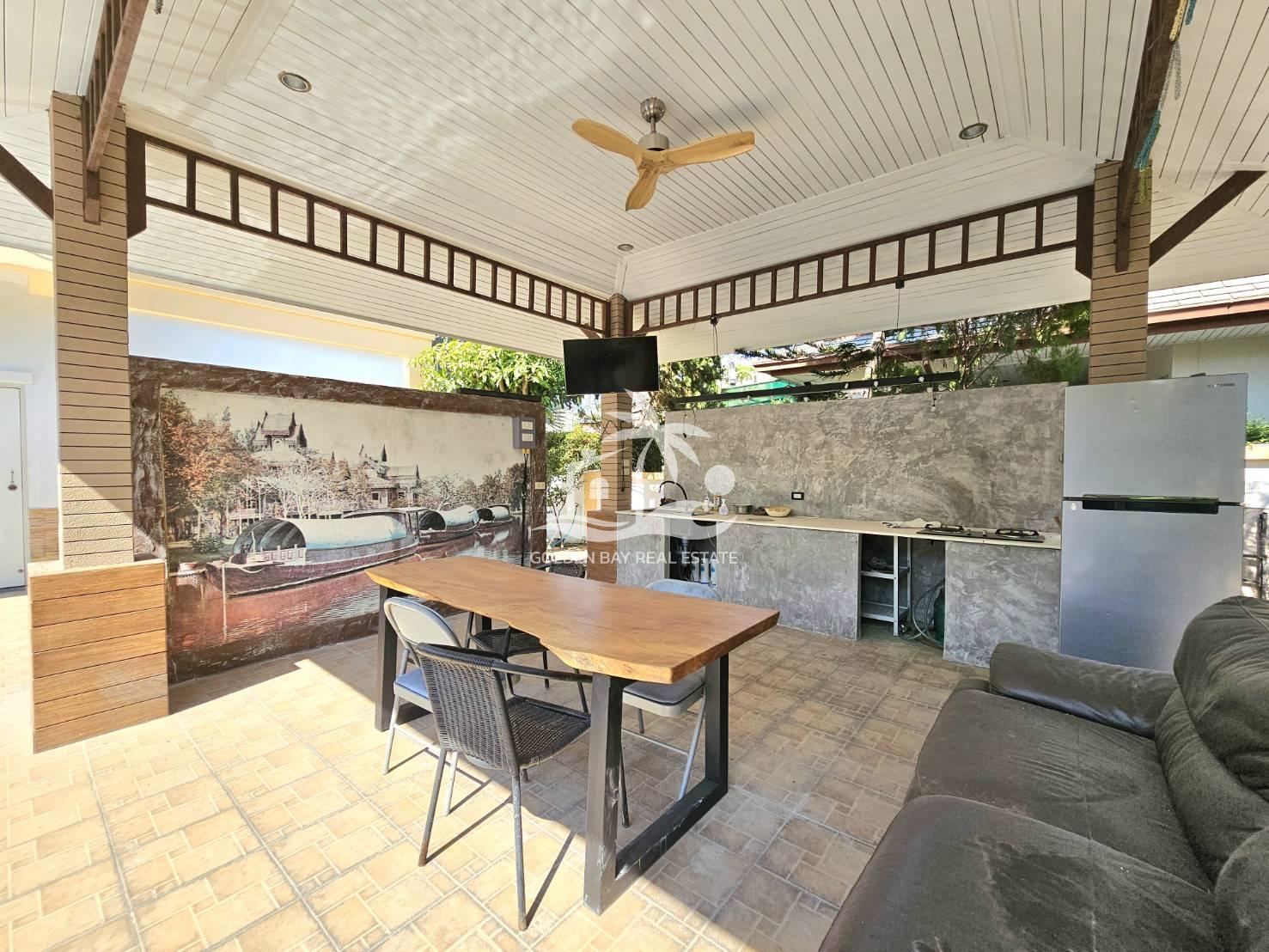 1624201_0 Baan Dusit Pattaya Lake – Baan Amphur