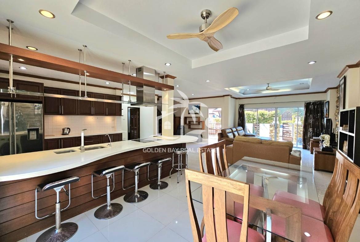 Baan Dusit Pattaya Lake – Baan Amphur