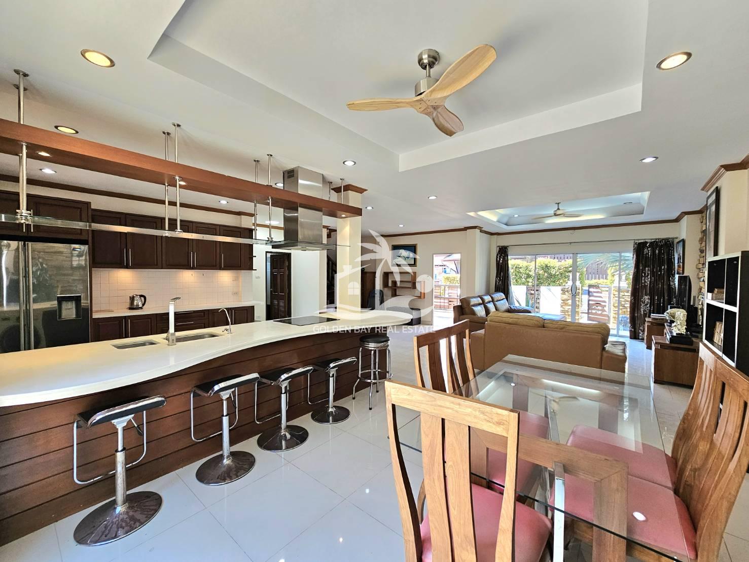 1624207_0 Baan Dusit Pattaya Lake – Baan Amphur