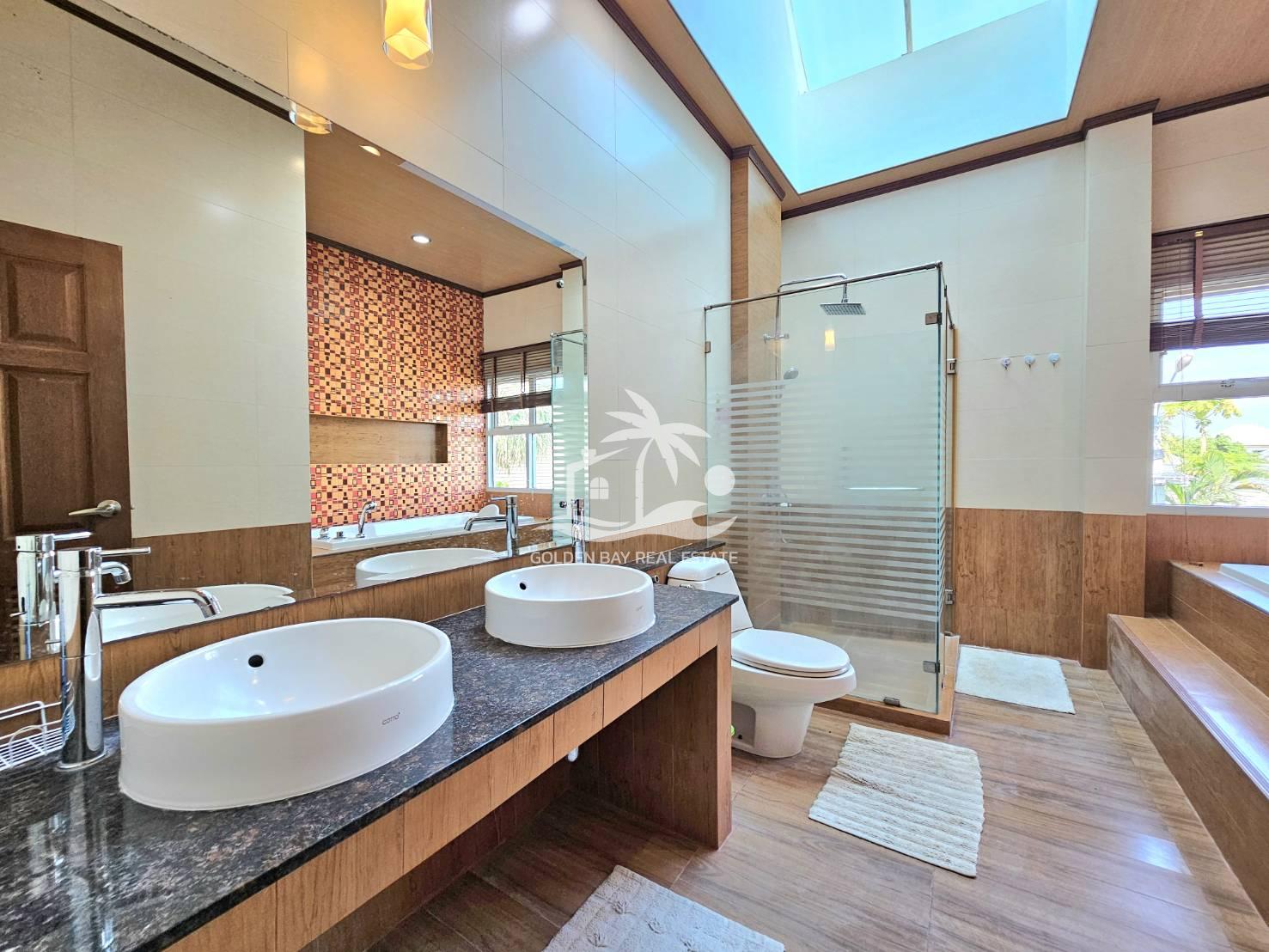 1624222_0 Baan Dusit Pattaya Lake – Baan Amphur