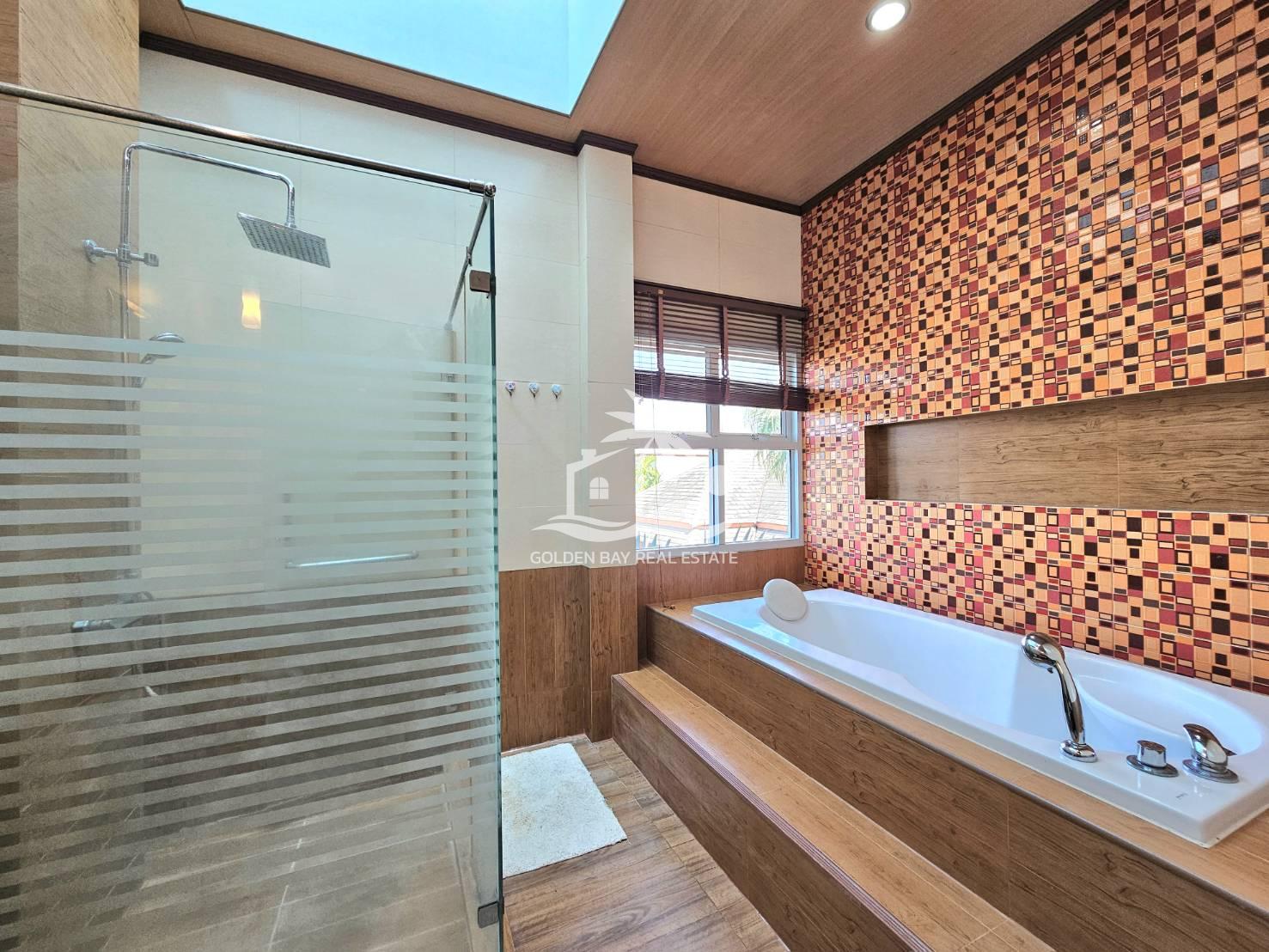 1624223_0 Baan Dusit Pattaya Lake – Baan Amphur