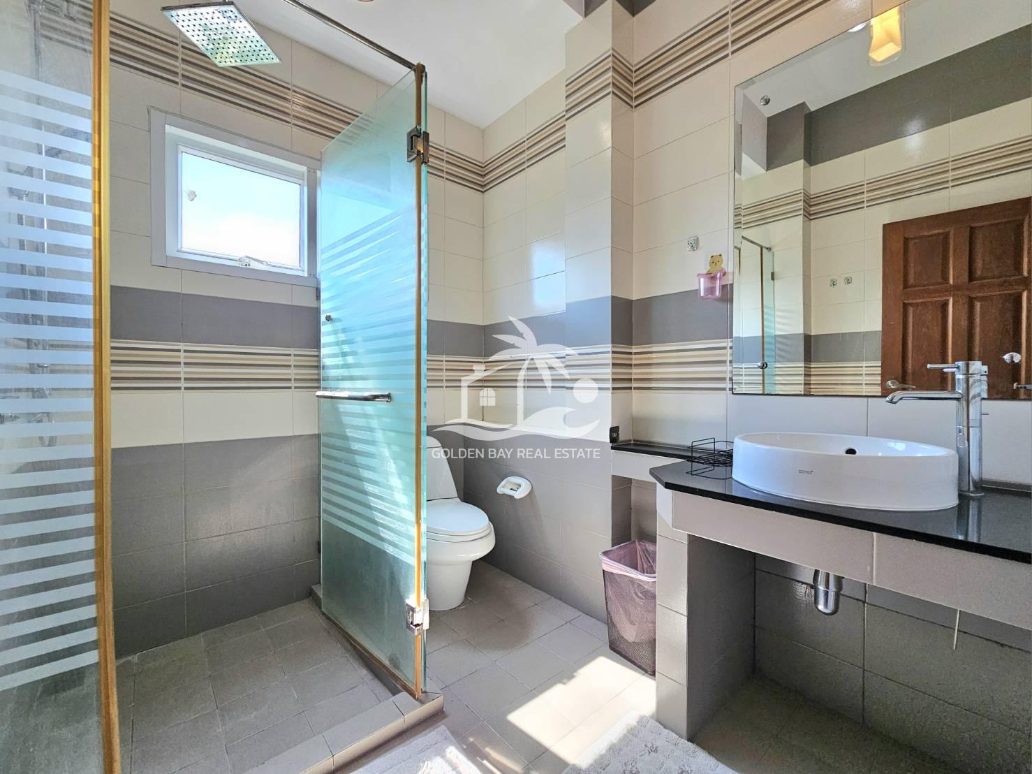 1624231_0 Baan Dusit Pattaya Lake – Baan Amphur