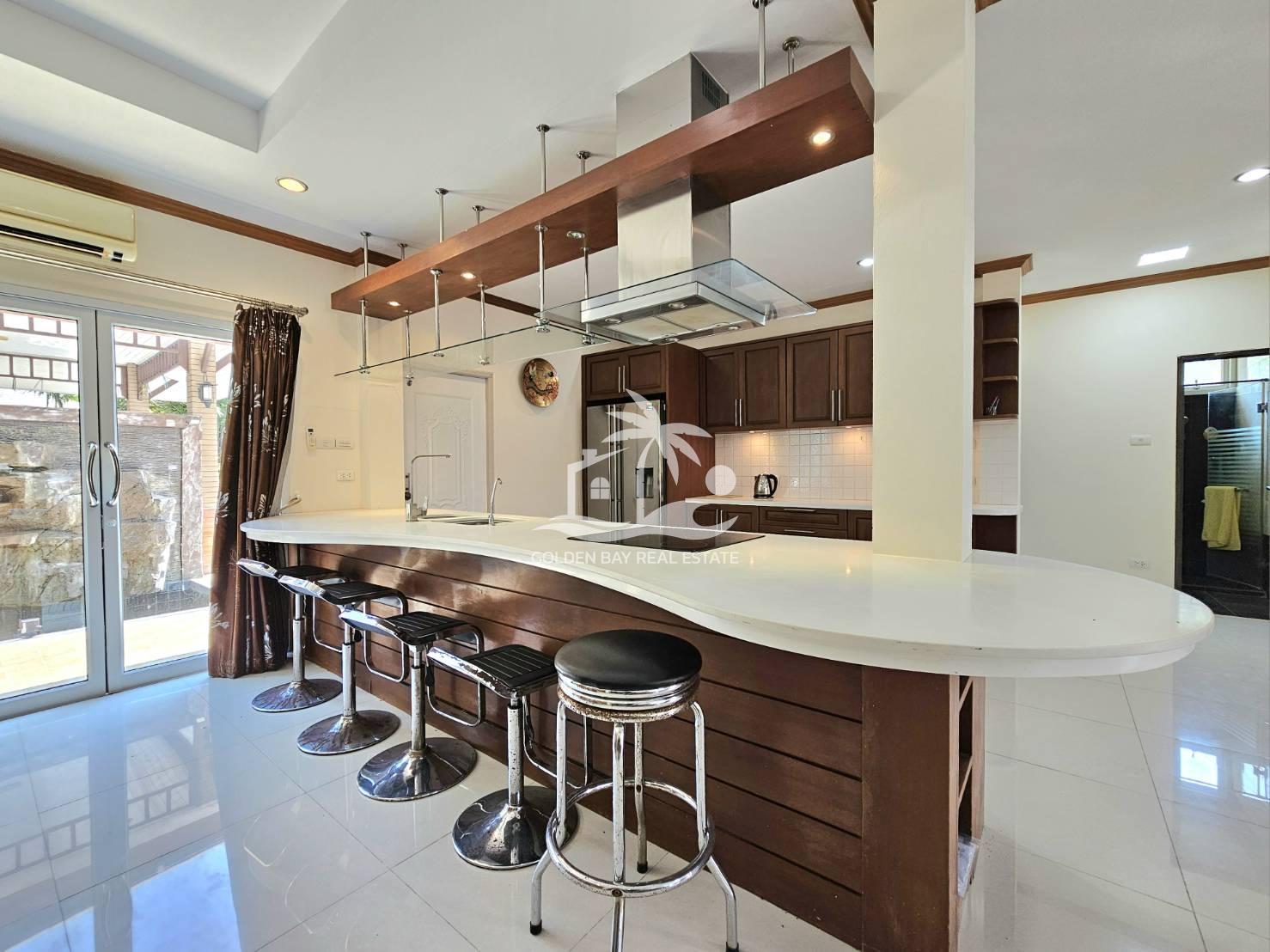 1624234_0 Baan Dusit Pattaya Lake – Baan Amphur