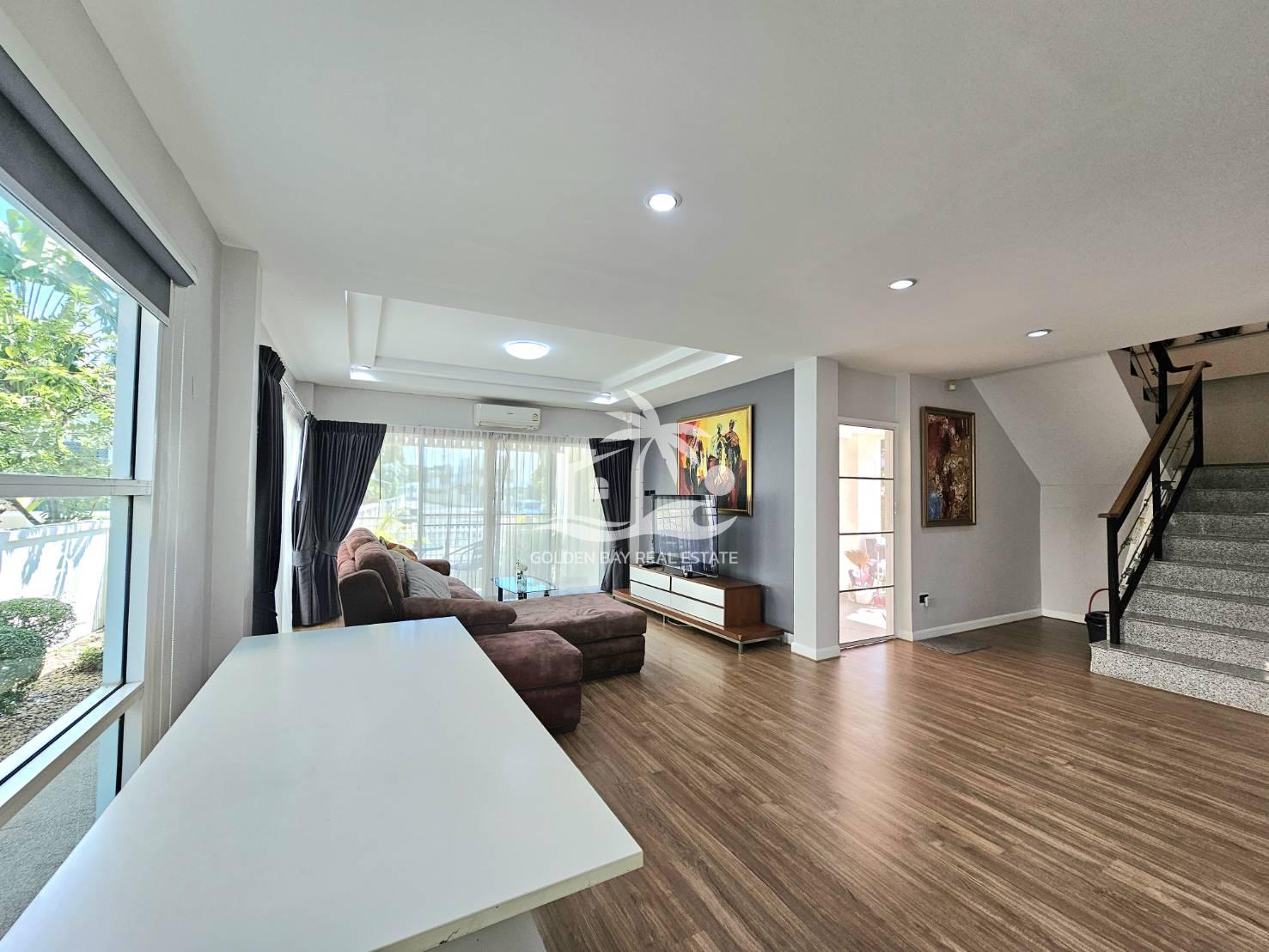 1645013_0 The Meadows – East Pattaya