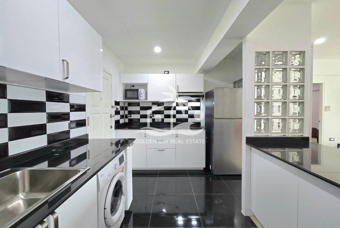 Sombat Pattaya Condotel – Pratumnak Hill