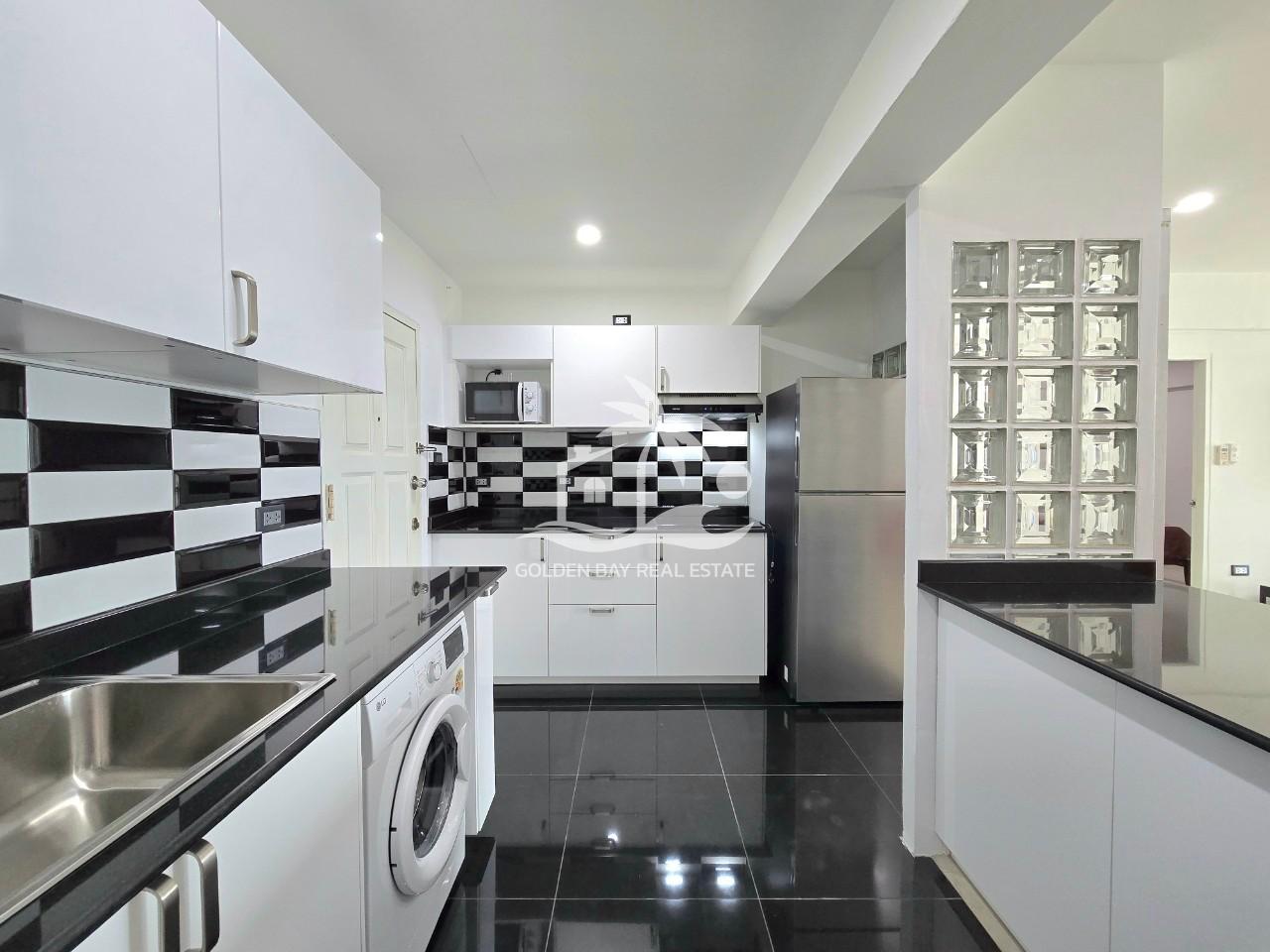 Sombat Pattaya Condotel – Pratumnak Hill