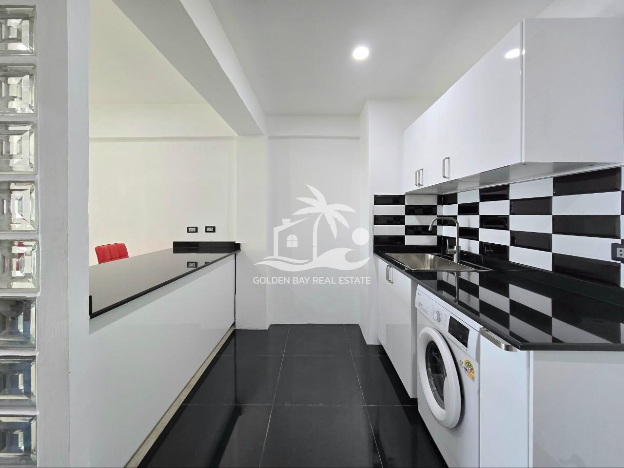 Sombat Pattaya Condotel – Pratumnak Hill