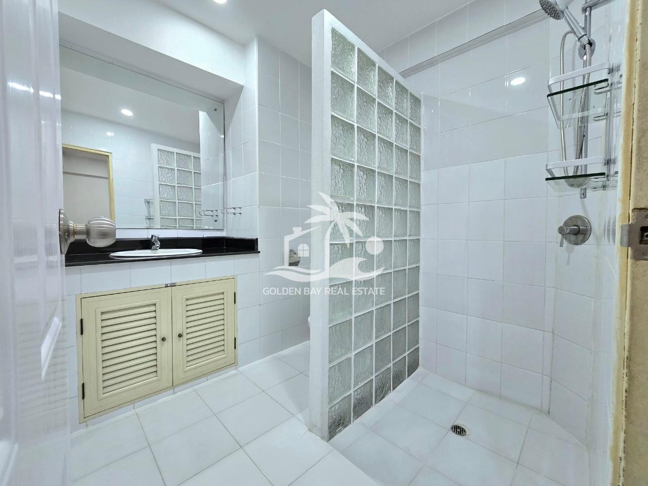 Sombat Pattaya Condotel – Pratumnak Hill