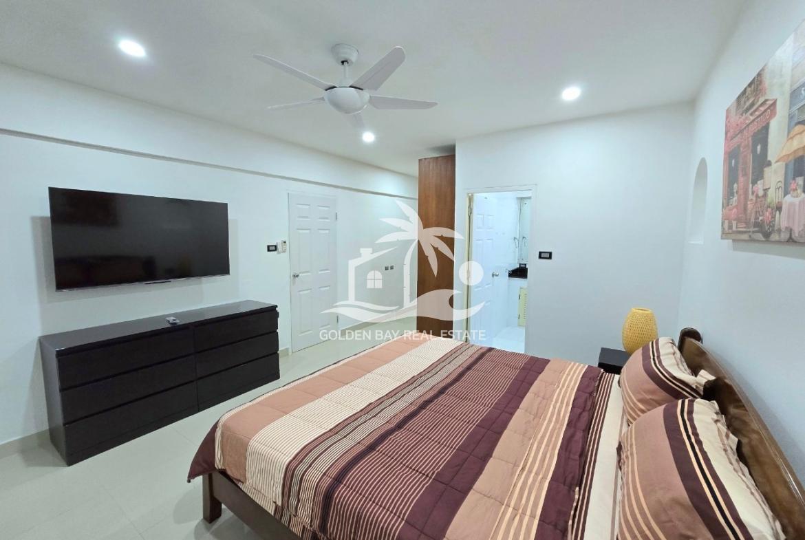 Sombat Pattaya Condotel – Pratumnak Hill