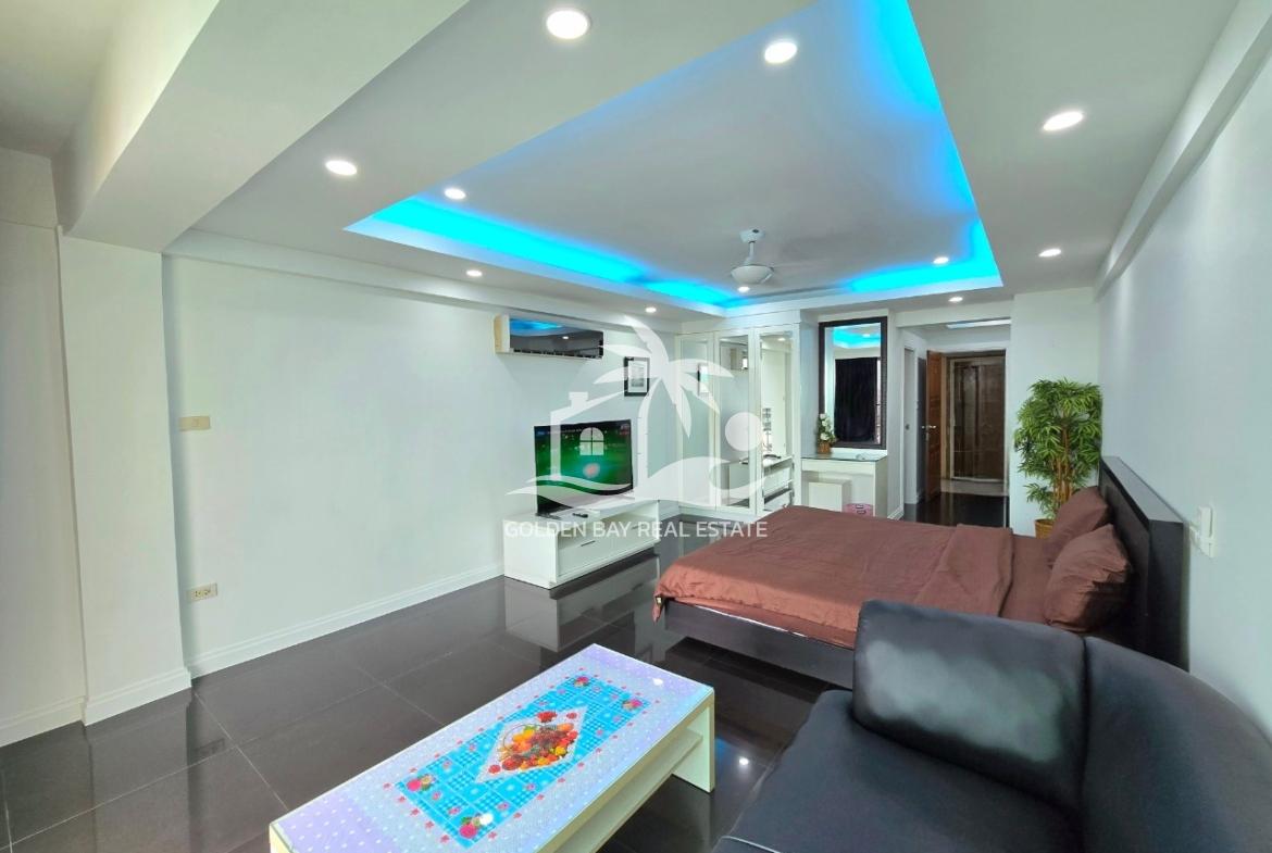 Sombat Pattaya Condotel – Pratumnak Hill