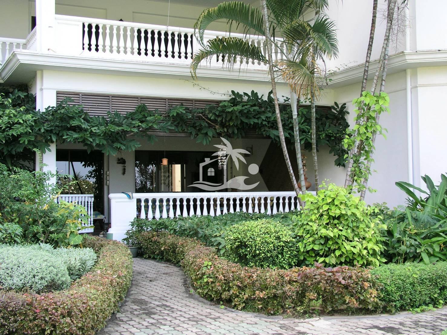 921451_0 Baan Somprasong – Baan Amphur