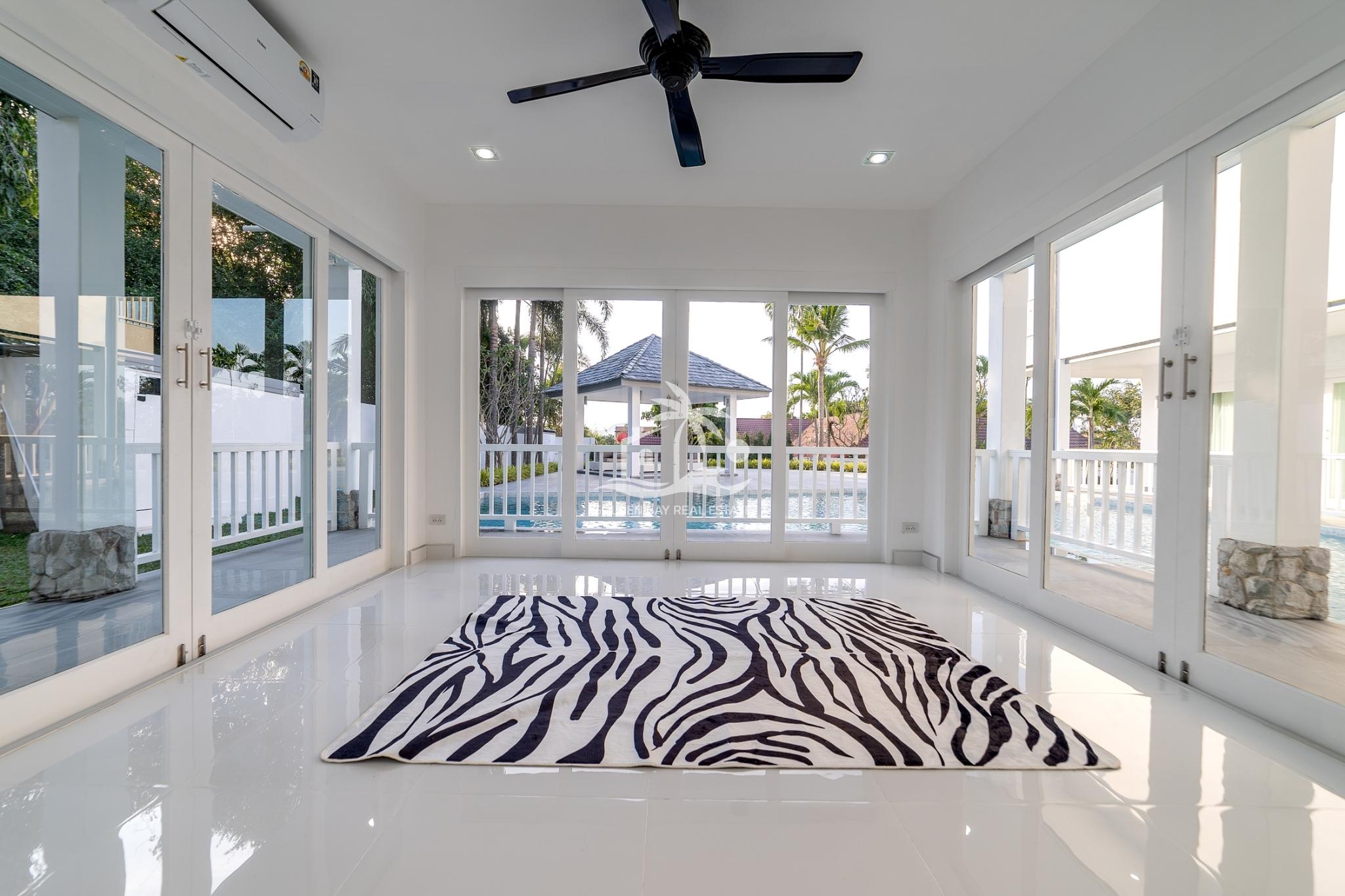 1 (42) Bayview Residence – Bang Saray
