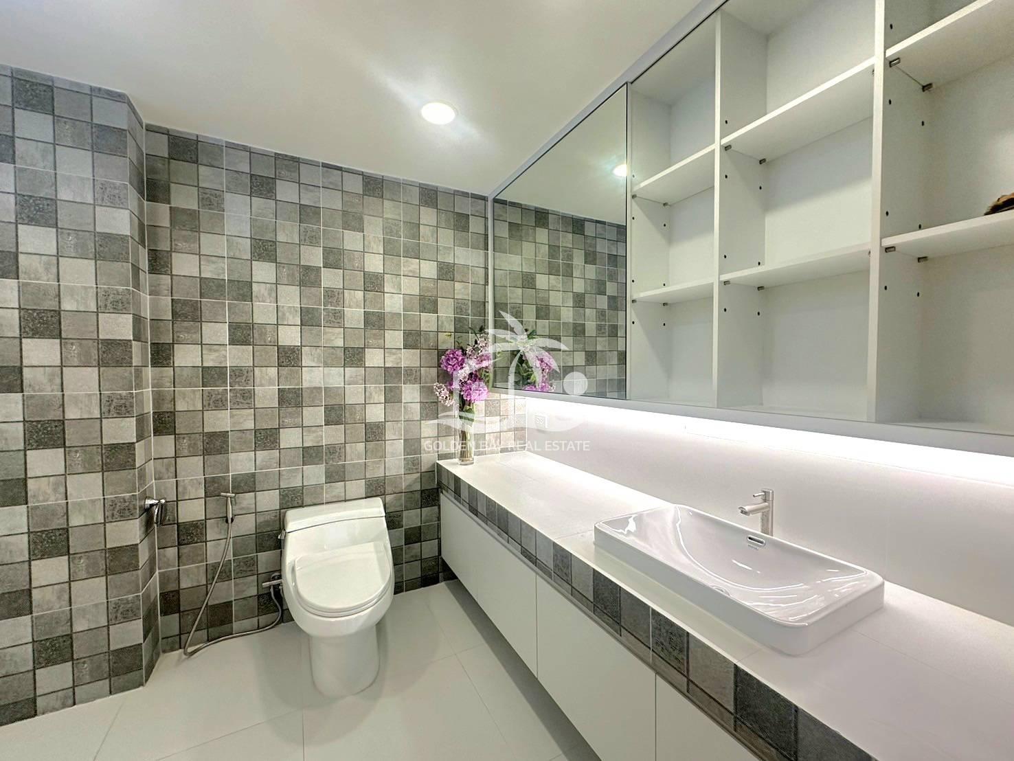 Grand View – Baan Amphur