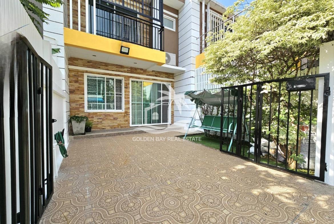 Town Home in Soi Chaiyaponvitee Road – East Pattaya