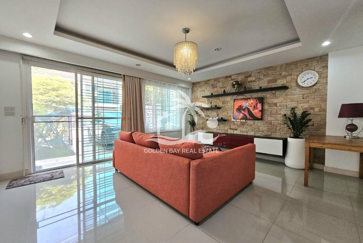 Town Home in Soi Chaiyaponvitee Road – East Pattaya