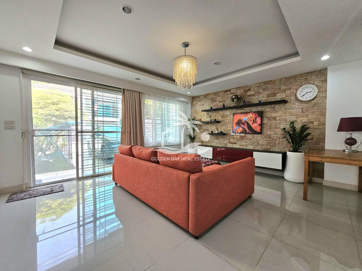 Town Home in Soi Chaiyaponvitee Road – East Pattaya