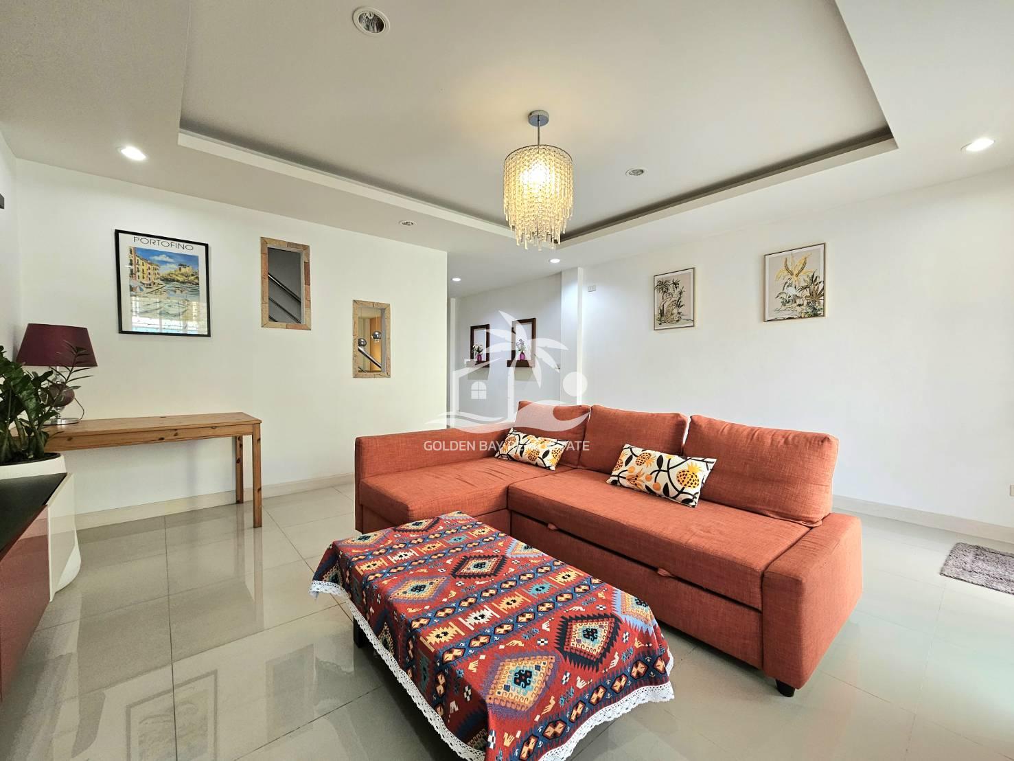 Town Home in Soi Chaiyaponvitee Road – East Pattaya