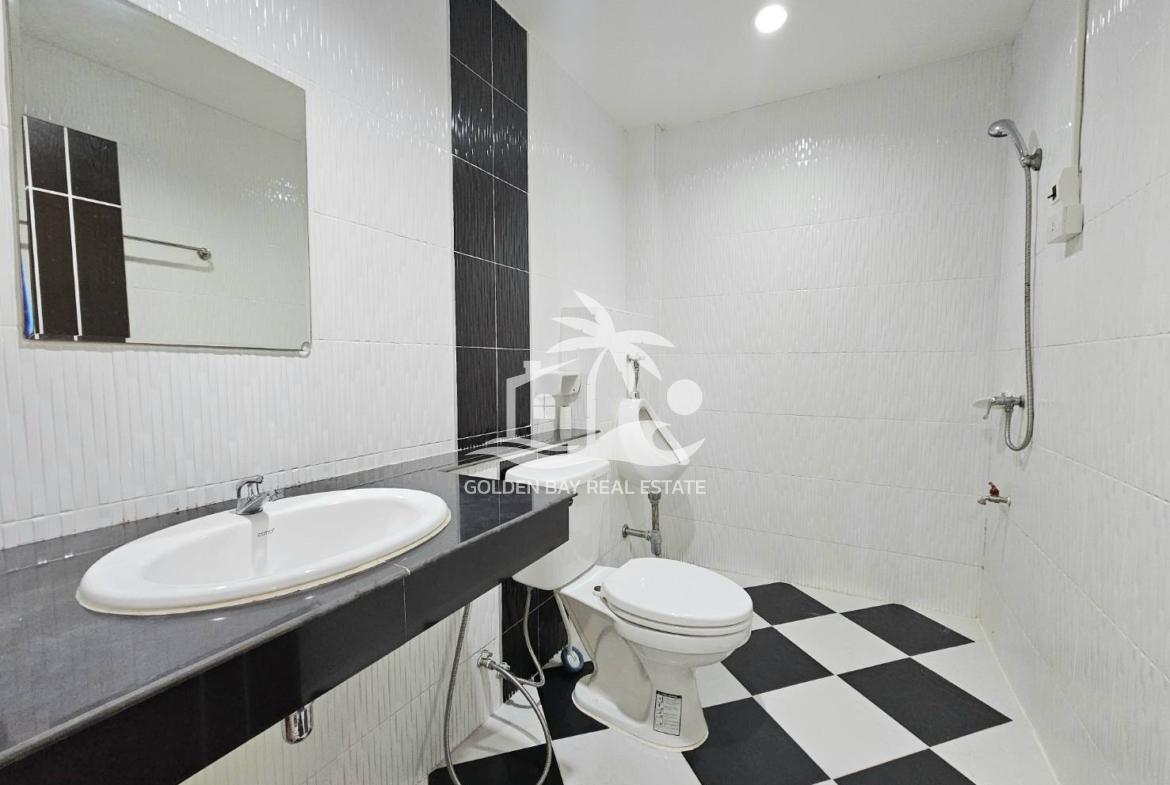 Town Home in Soi Chaiyaponvitee Road – East Pattaya