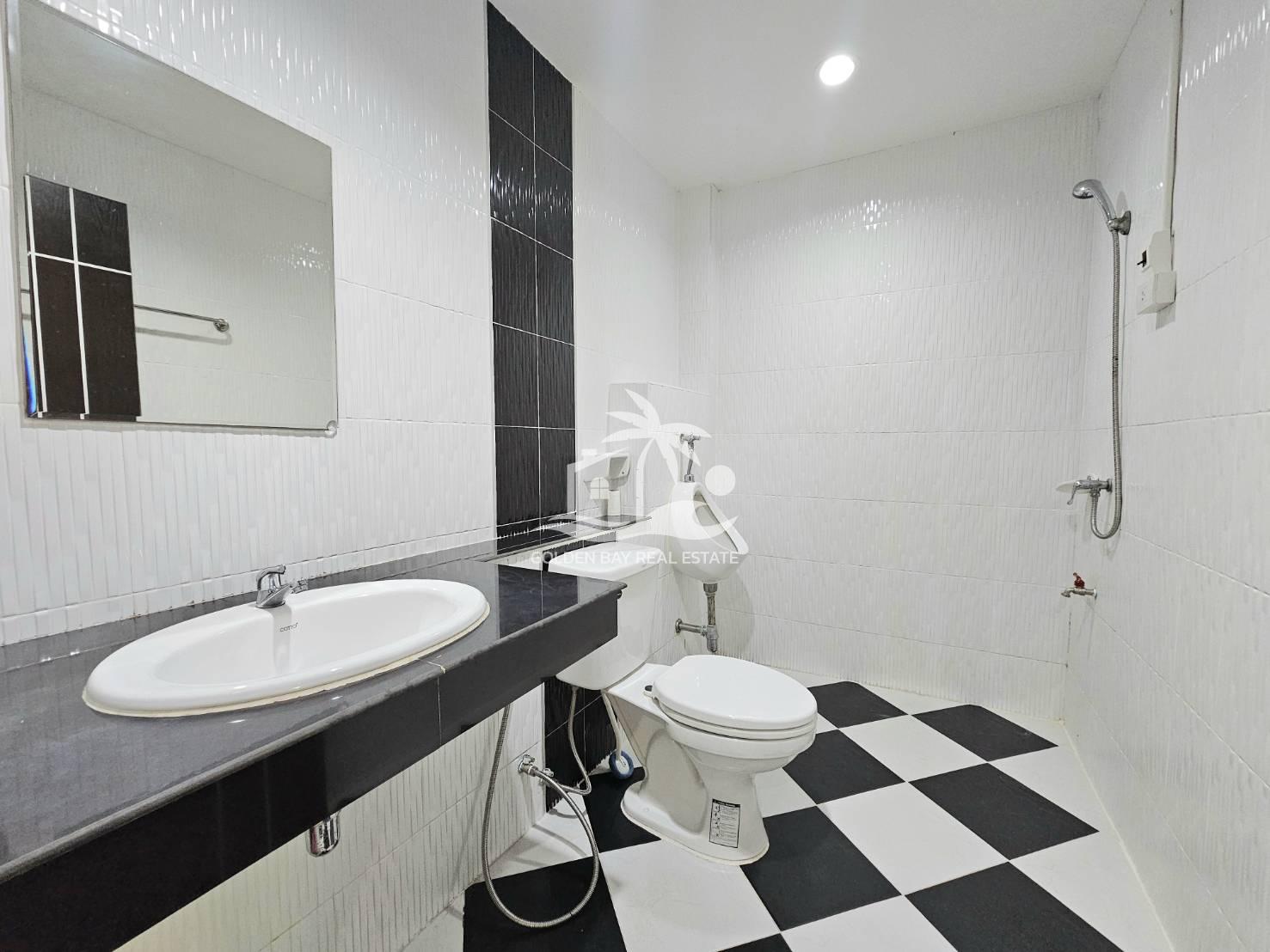 Town Home in Soi Chaiyaponvitee Road – East Pattaya