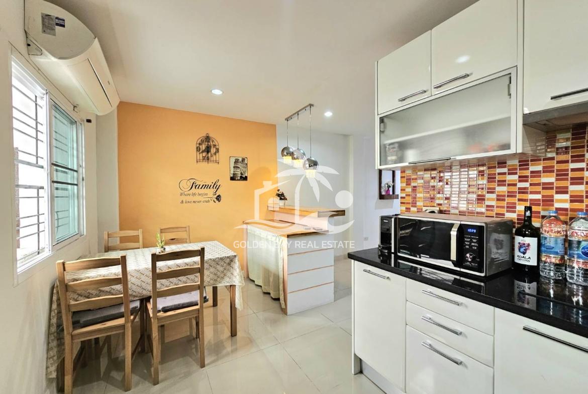 Town Home in Soi Chaiyaponvitee Road – East Pattaya