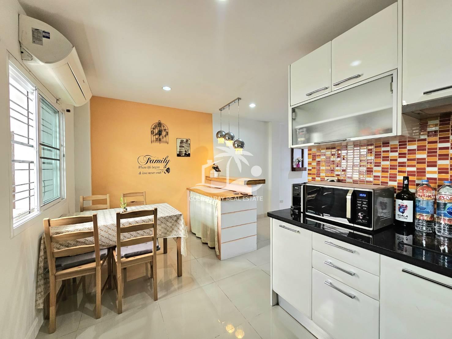 Town Home in Soi Chaiyaponvitee Road – East Pattaya
