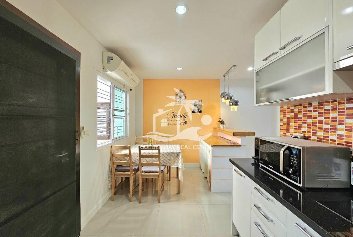 Town Home in Soi Chaiyaponvitee Road – East Pattaya