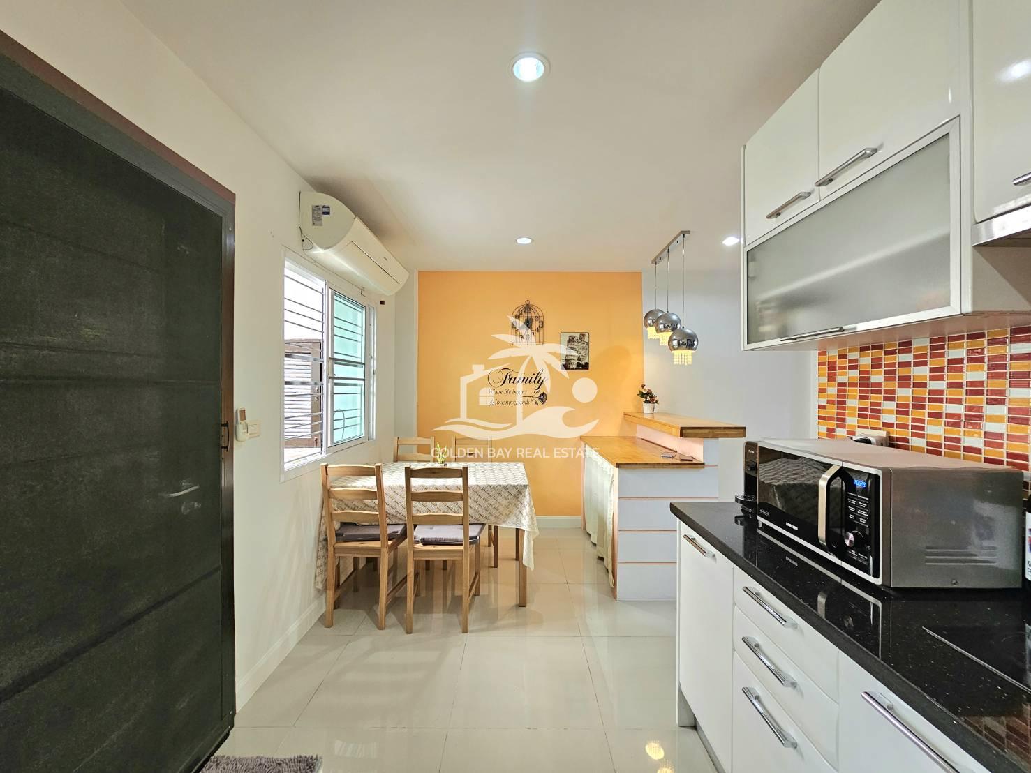 Town Home in Soi Chaiyaponvitee Road – East Pattaya