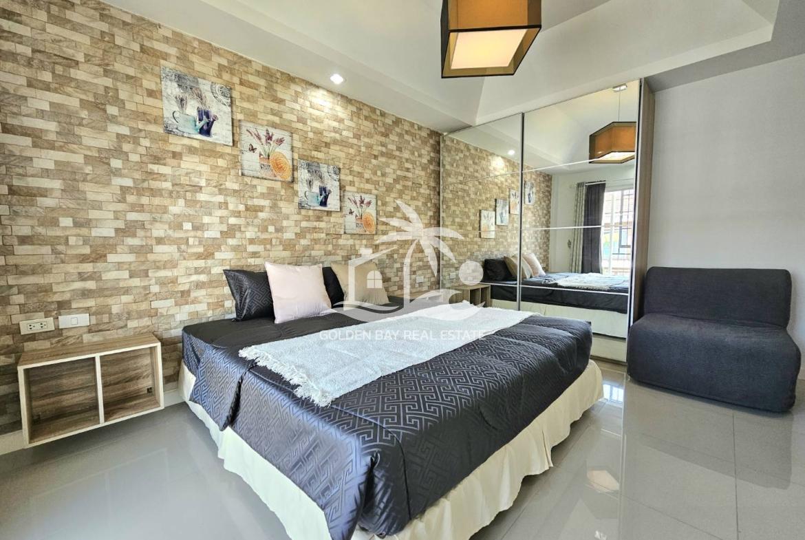 Town Home in Soi Chaiyaponvitee Road – East Pattaya
