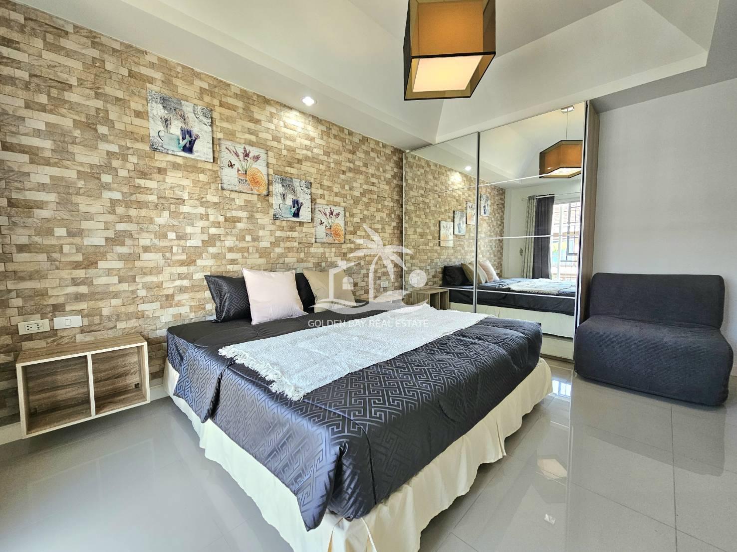 Town Home in Soi Chaiyaponvitee Road – East Pattaya