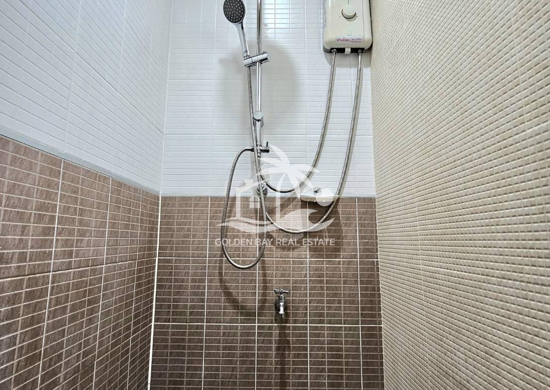 Town Home in Soi Chaiyaponvitee Road – East Pattaya