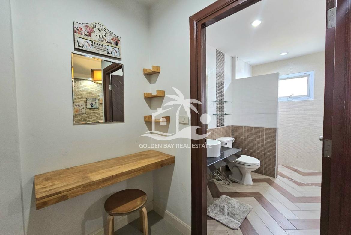 Town Home in Soi Chaiyaponvitee Road – East Pattaya