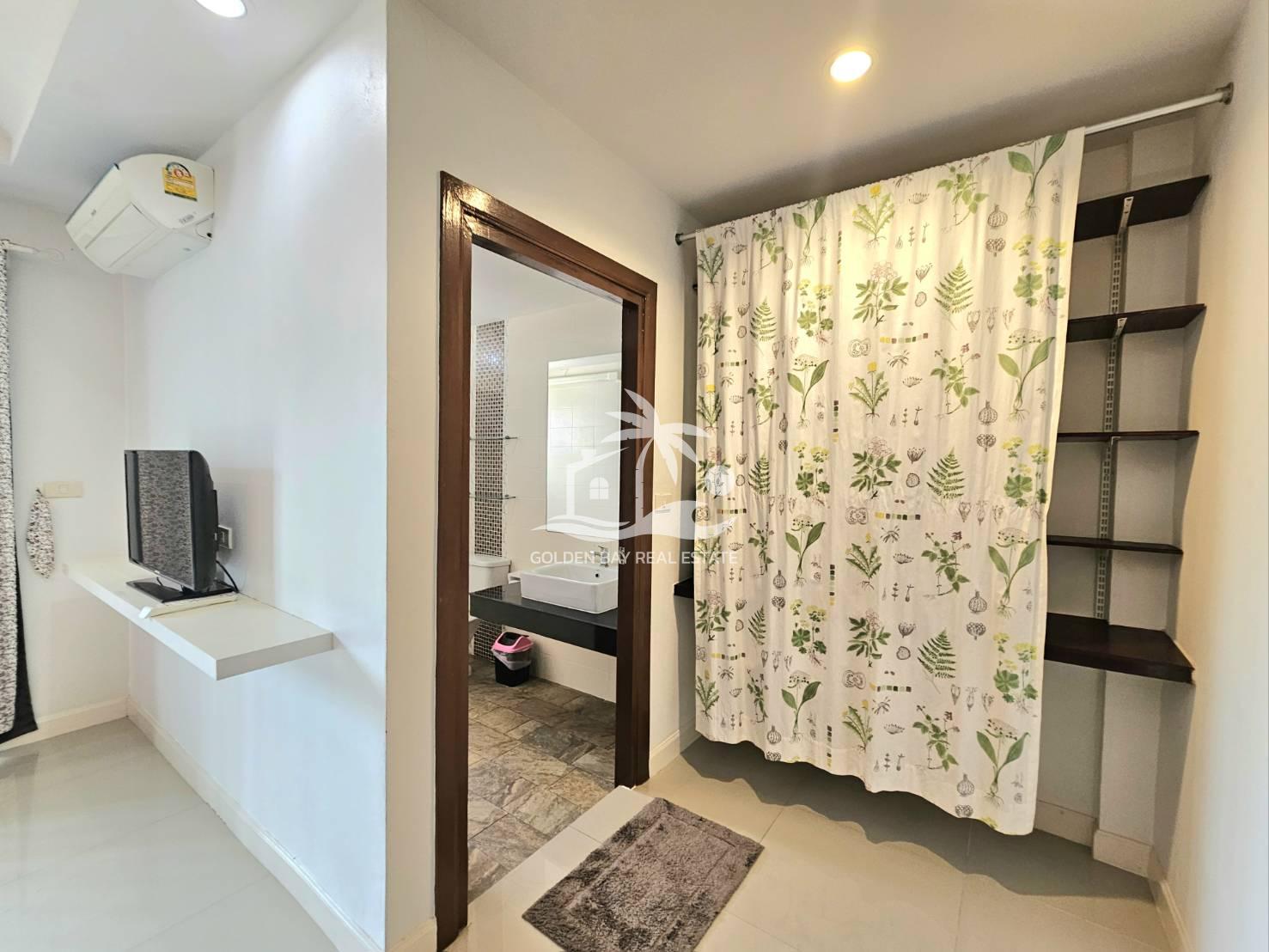 Town Home in Soi Chaiyaponvitee Road – East Pattaya