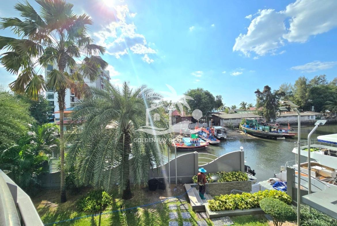 Whale Marina – Na Jomtien
