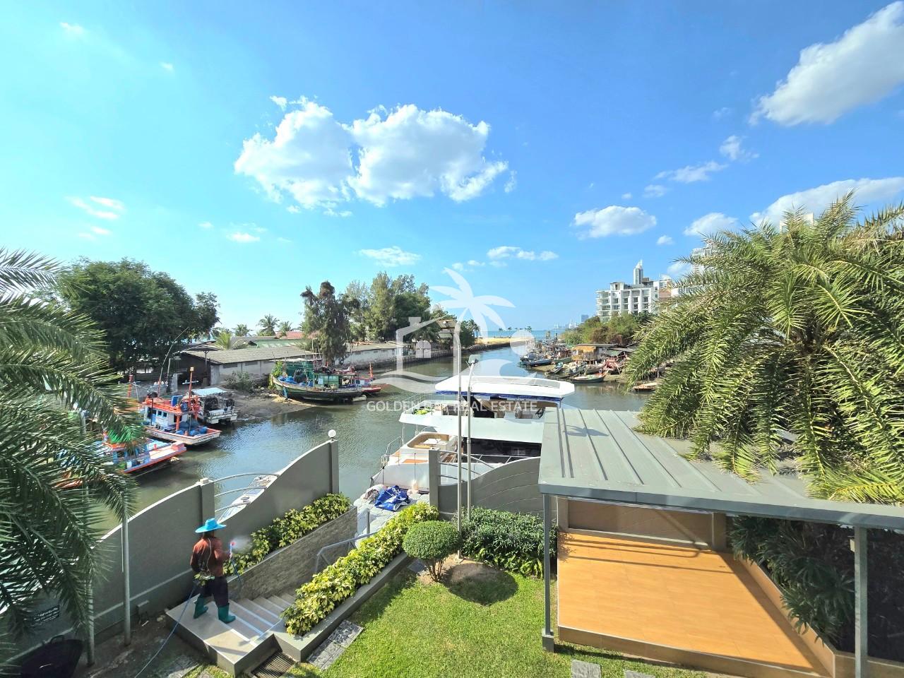 Whale Marina – Na Jomtien