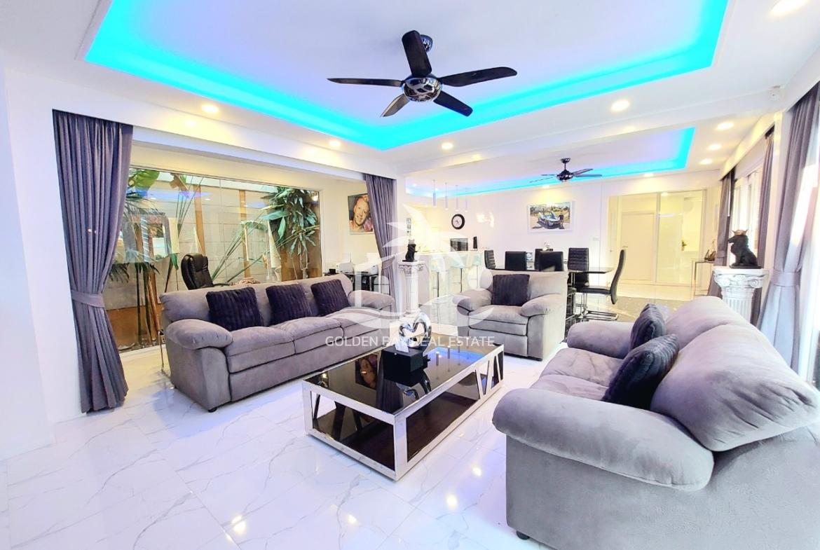 Chateau Dale Thabali Villa – Jomtien
