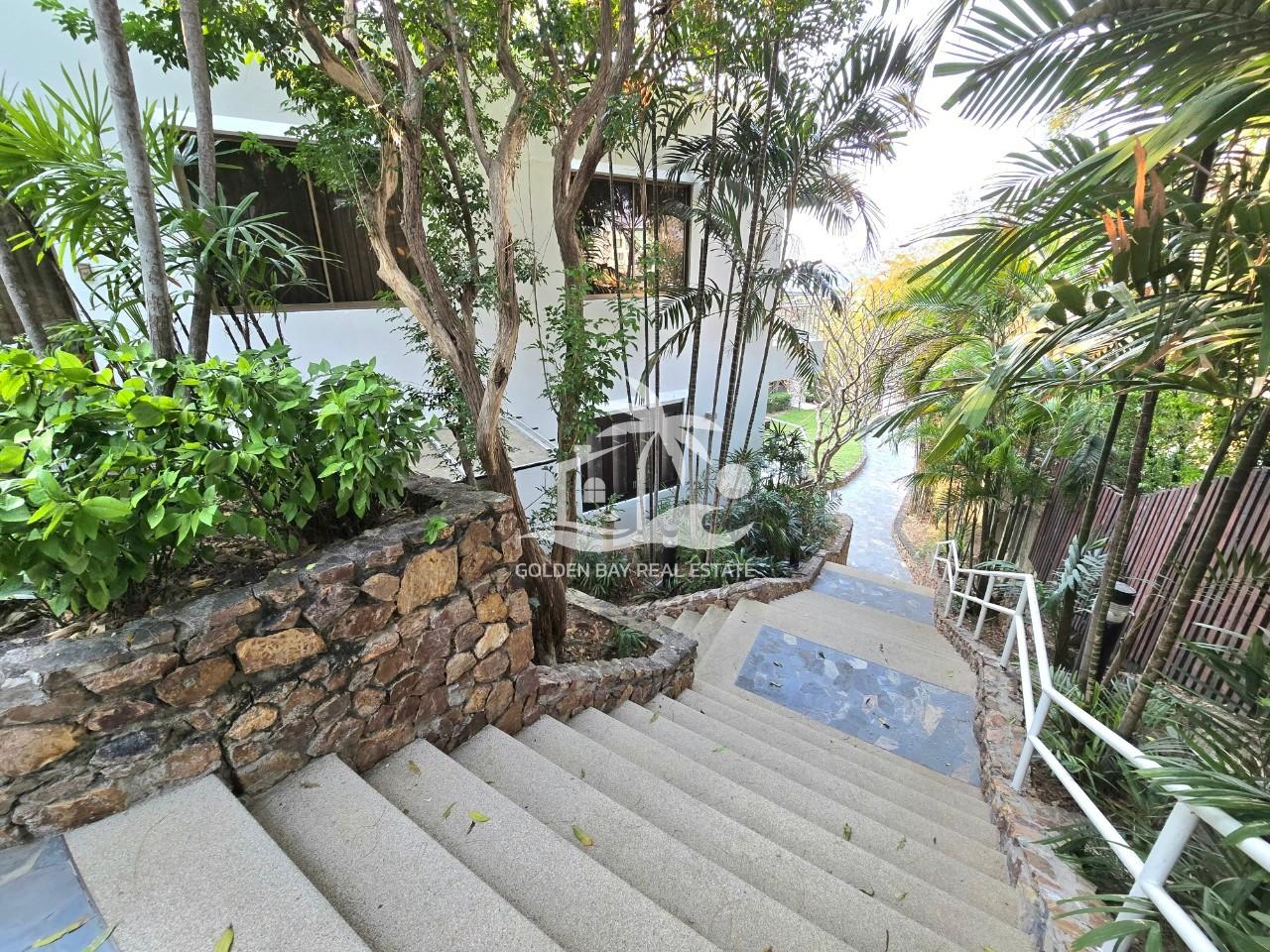 1 (2) Garden Cliff 2 – Wongamat