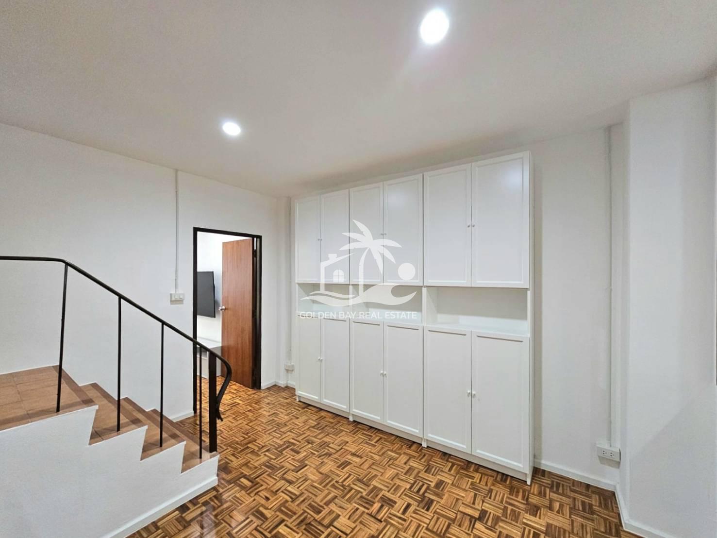 Town House in Soi Naklua 23 – Naklua