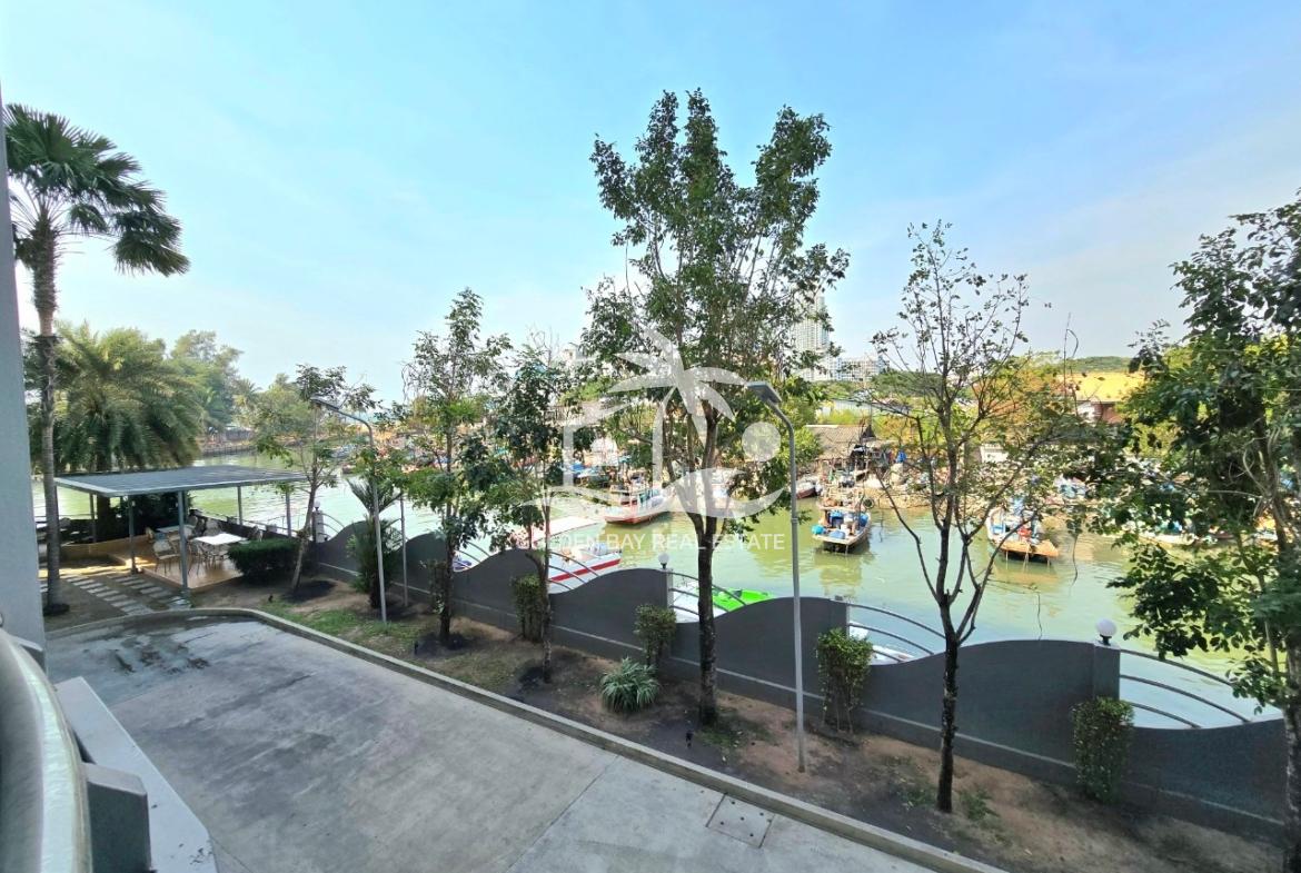 Whale Marina – Na Jomtien