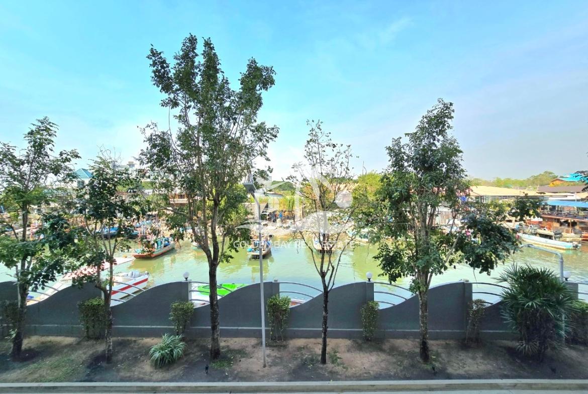 Whale Marina – Na Jomtien
