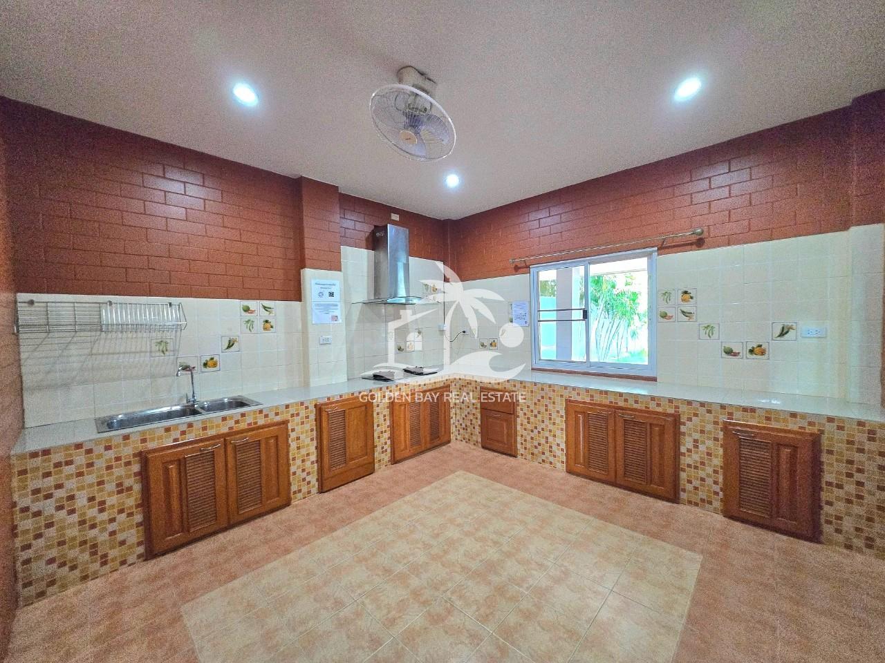 LINE_ALBUM_224 private house Pong for rent 40k_250306_6 Private Pool Villa Pong – East Pattaya