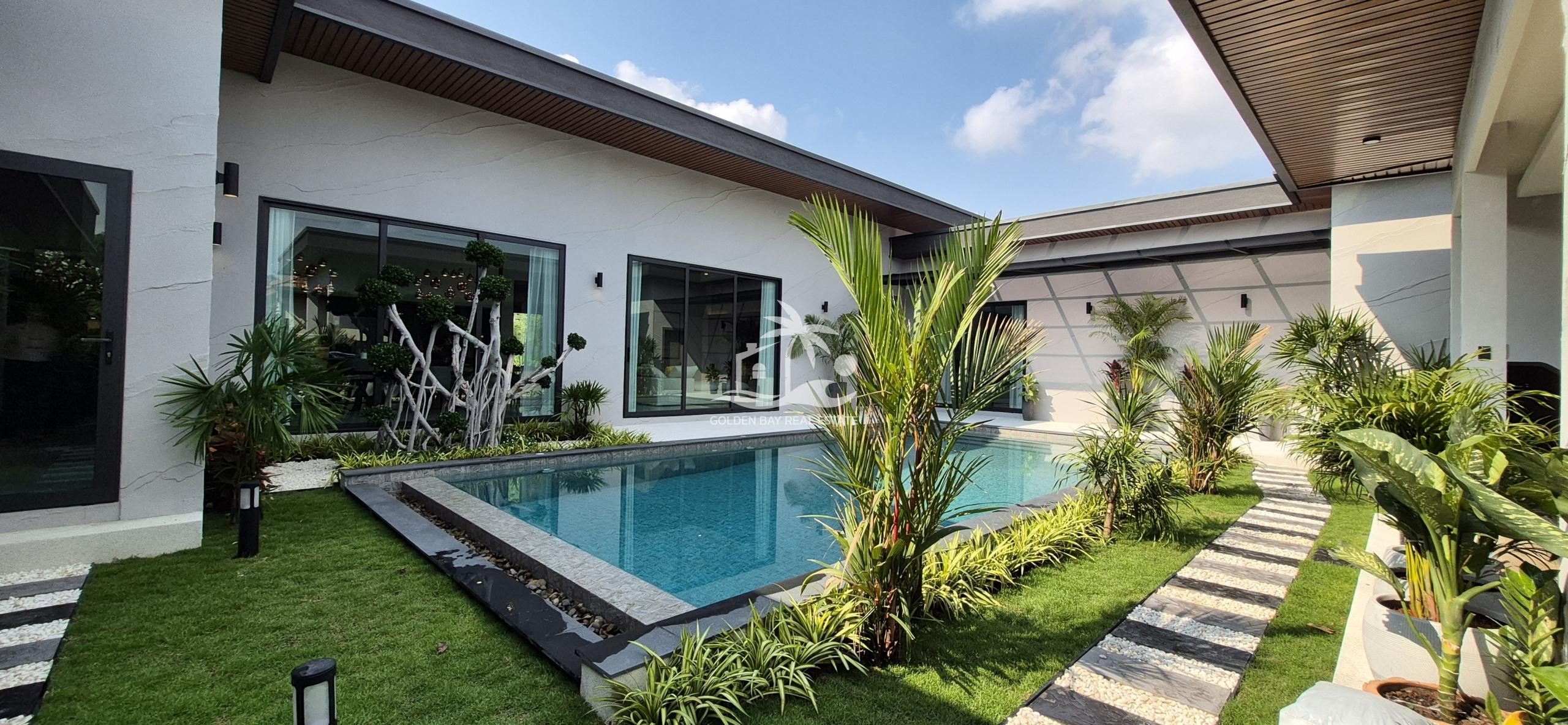 1 (1) Horseshoe Point Residence – East Pattaya