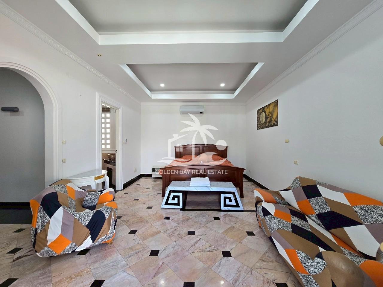1 (16) Jomtien Palace – Jomtien