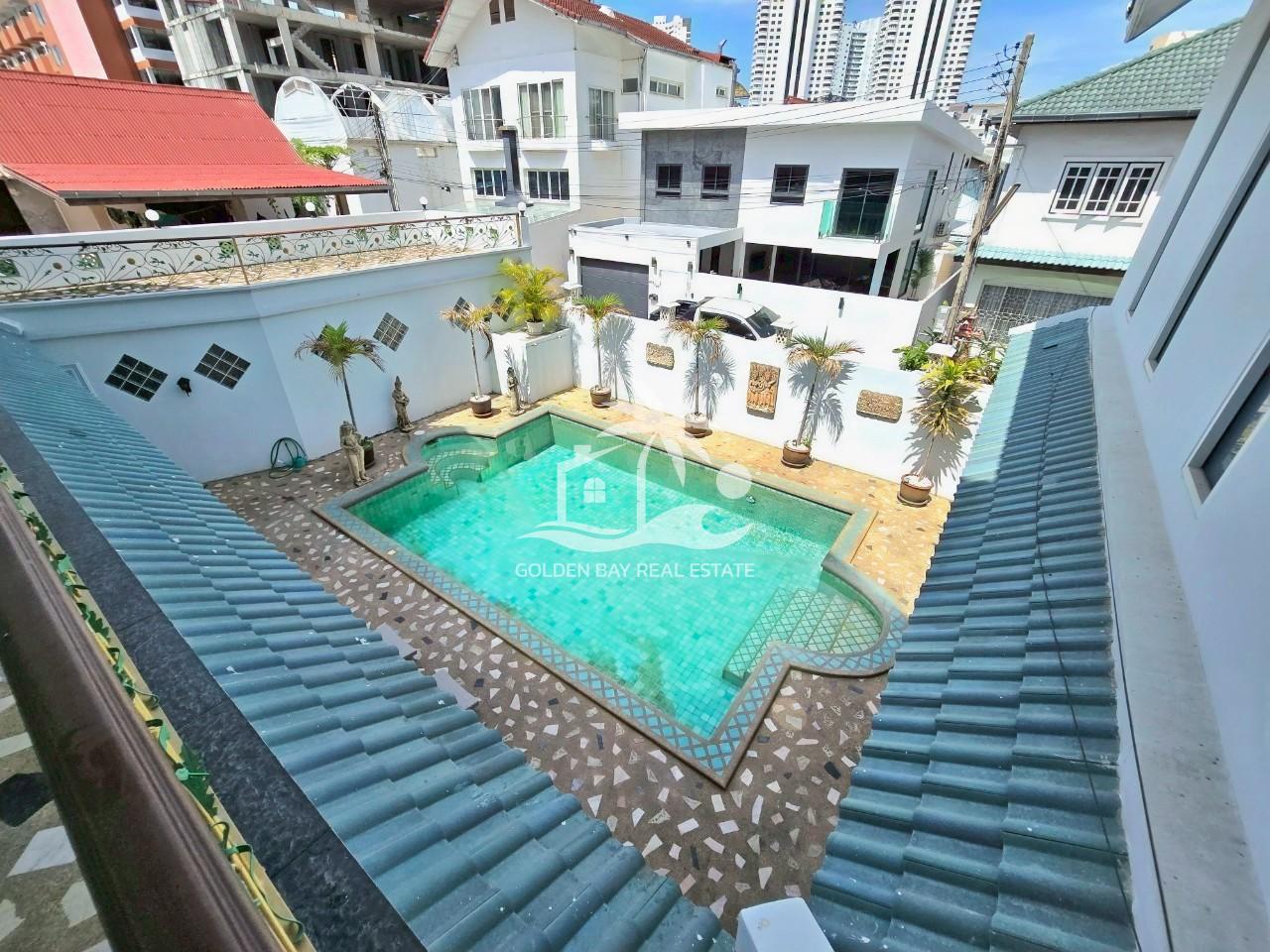 1 (17) Jomtien Palace – Jomtien