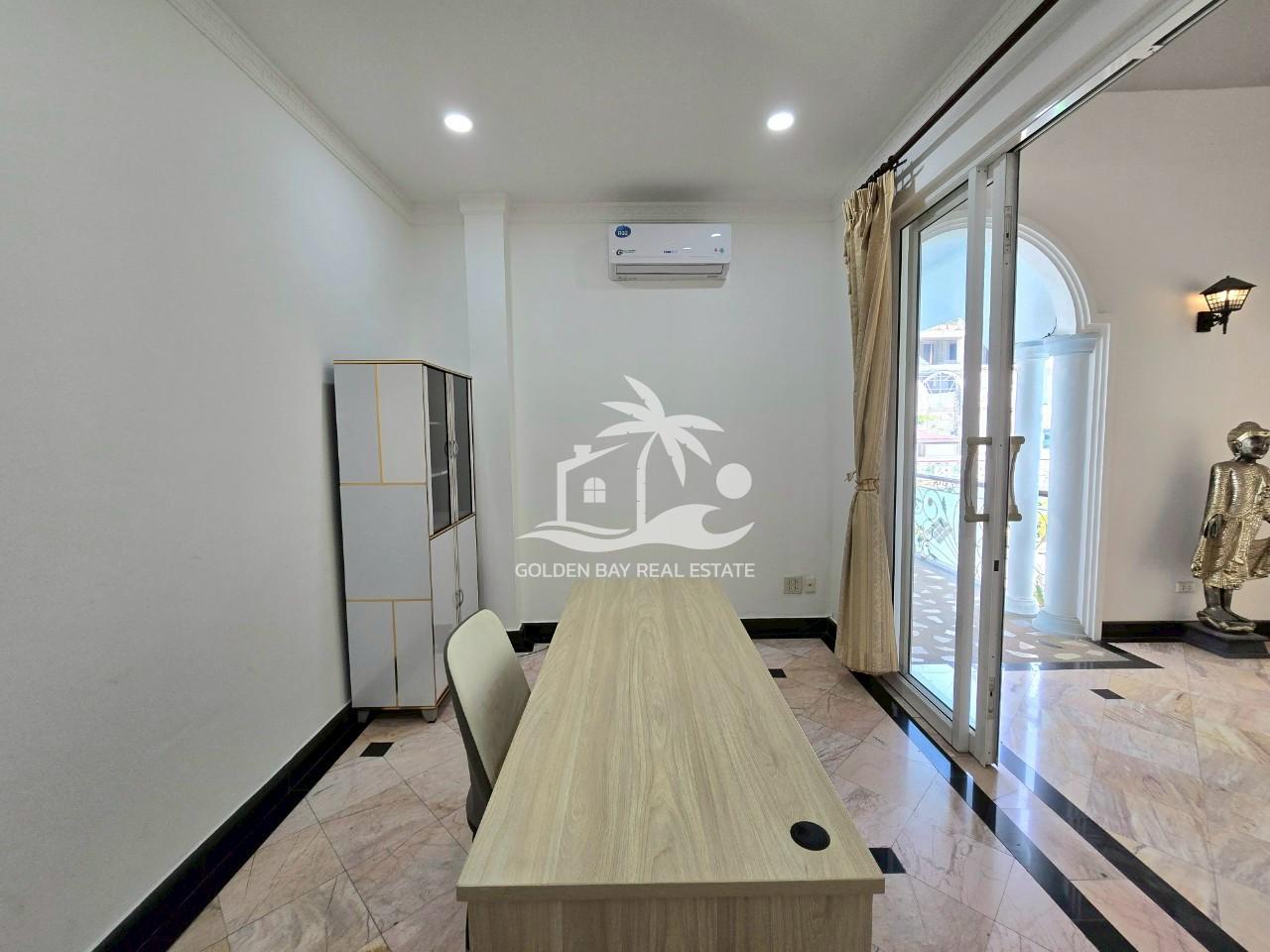 1 (18) Jomtien Palace – Jomtien
