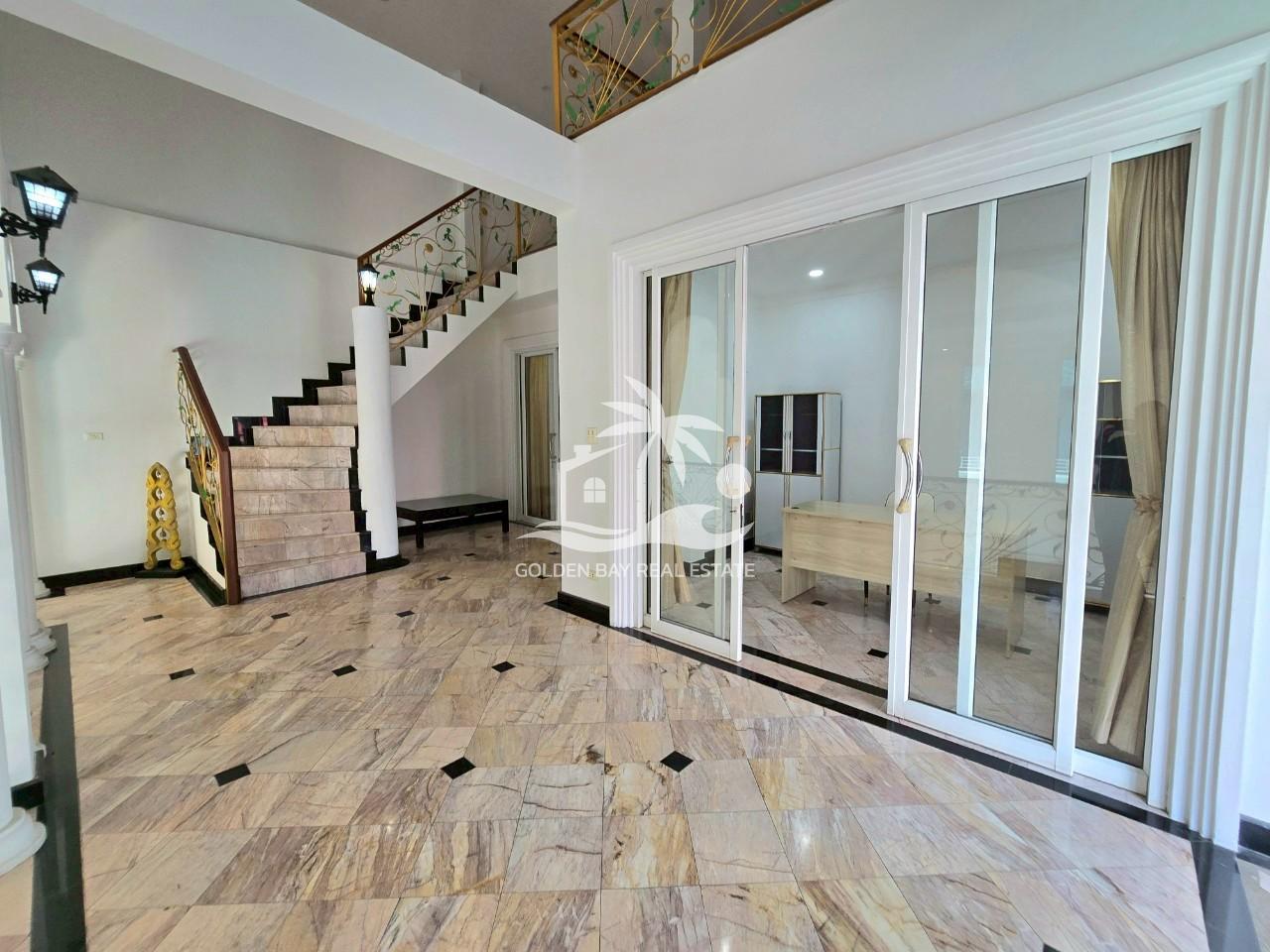 1 (20) Jomtien Palace – Jomtien