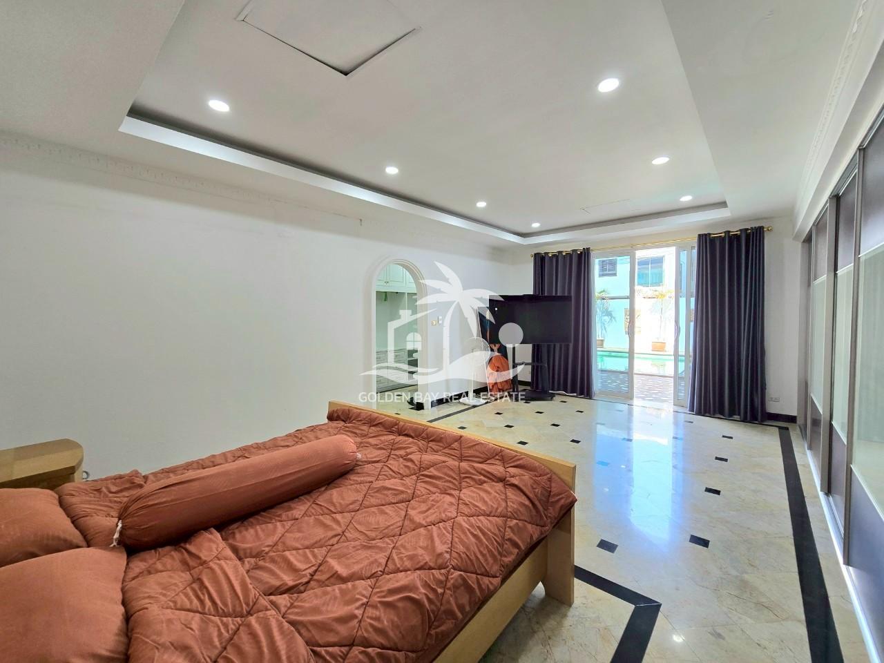 1 (35) Jomtien Palace – Jomtien