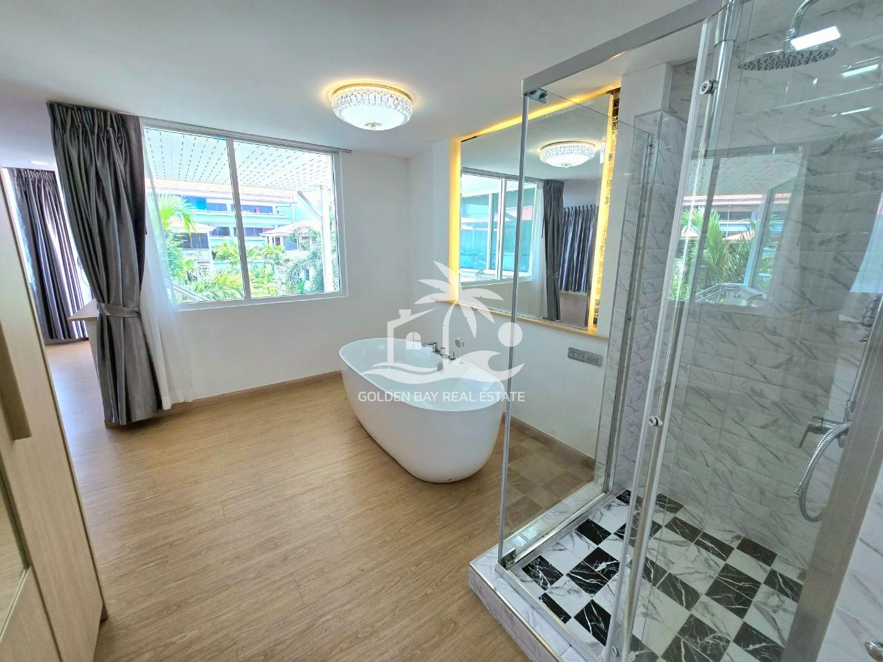 1 (4) Villa Norway Resort 1 – Pratumnak Hill